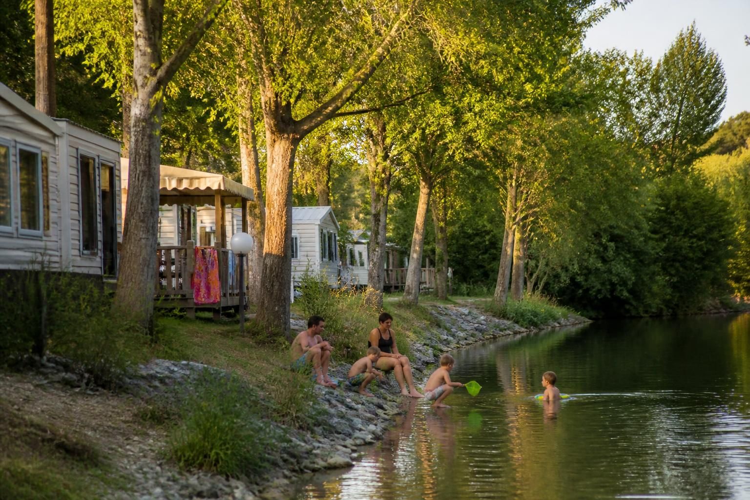 découvrez le camping le moulin de cadillac, une escapade nature idéale au cœur du lot-et-garonne. profitez d'un cadre paisible, d'activités en plein air et de moments de détente en famille ou entre amis.
